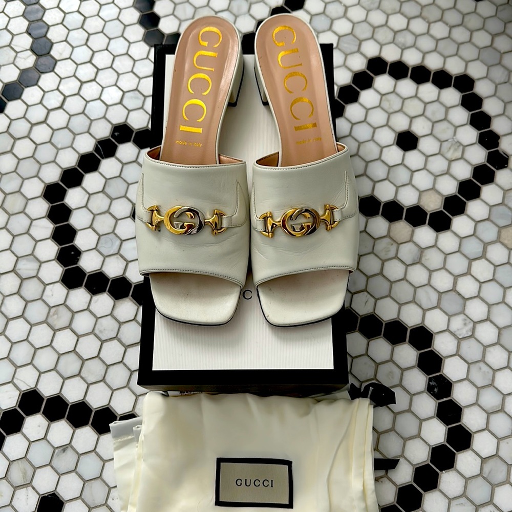 Gucci white leather slide/sandals size 42